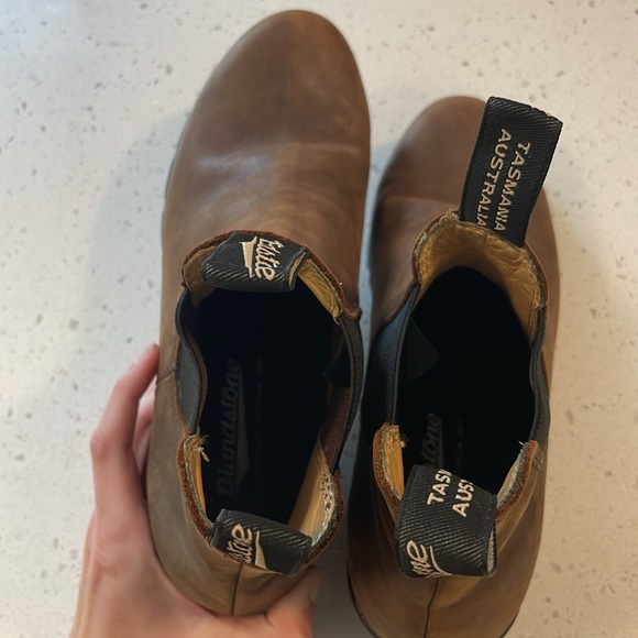 Blundstone 1673 Women’s Low-Heel Chelsea Boots - Leather - Antique Brown - Picture 3 of 5